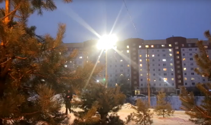 В Смоленске 1413 подъездов оснащают «умным» светодиодным освещением