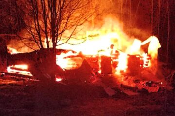 В Смоленске пожарные предотвратили крупный пожар в ремонтной мастерской