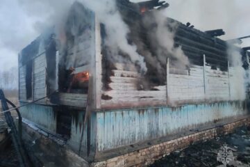 В Руднянском округе горел жилой дом