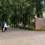 В Смоленске начался ремонт мемориальной стены в сквере Памяти героев