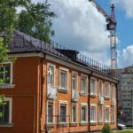 В Смоленске обновили фасады на восьми улицах и расширяют программу ремонта