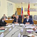 Смоленская область систематизирует поддержку семей на производстве