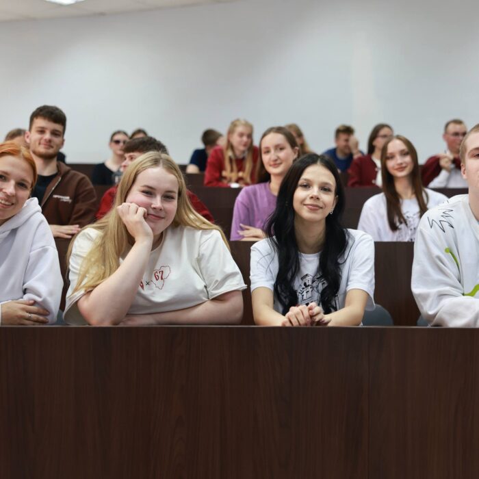 Смоленские студенты-целевики будут получать стипендию без вычета НДФЛ