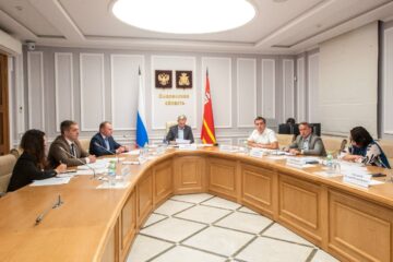 Губернатор Василий Анохин поручил усилить работу по развитию малого и среднего предпринимательства в муниципалитетах
