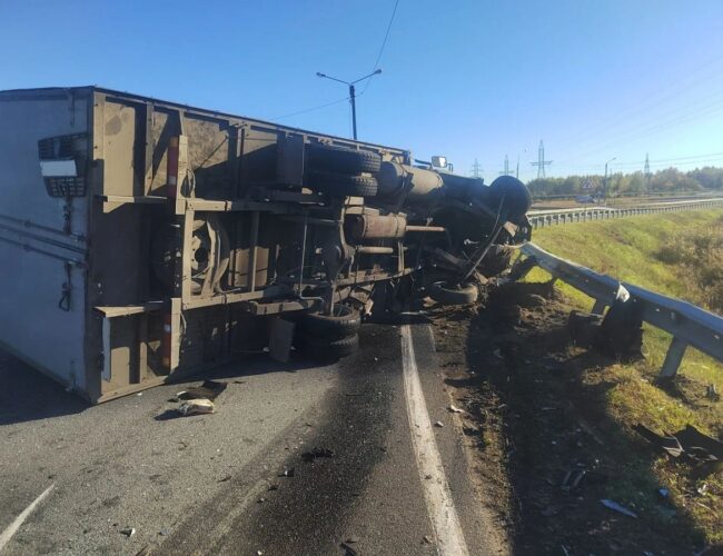 В Смоленской области опрокинулся автомобиль