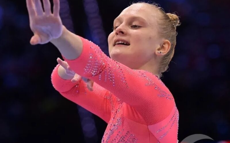 Смоленская гимнастка Александра Ануфриева поборется за медали чемпионата мира