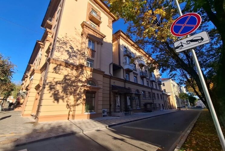 В Смоленске обновили фасады домов и дворовое освещение