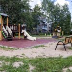 Детские площадки в Смоленске должны привести в порядок до прихода зимы
