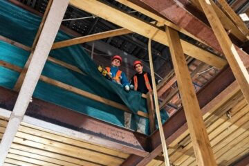 Смоленские студенты помогли реставрировать крепостную стену на башне Волкова